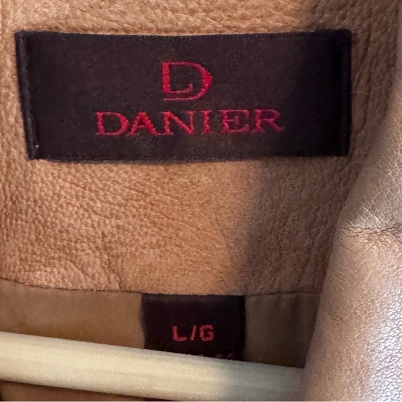 ✨ Gorgeous Vintage Danier Soft Leather Jacket for Women✨ - Picture 5 of 16